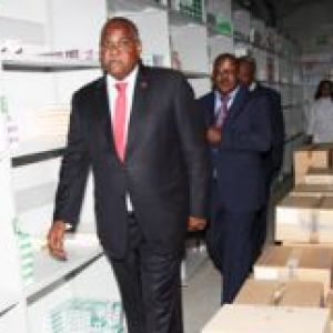 Uma central de f&aacute;rmacos inaugurada em Benfica